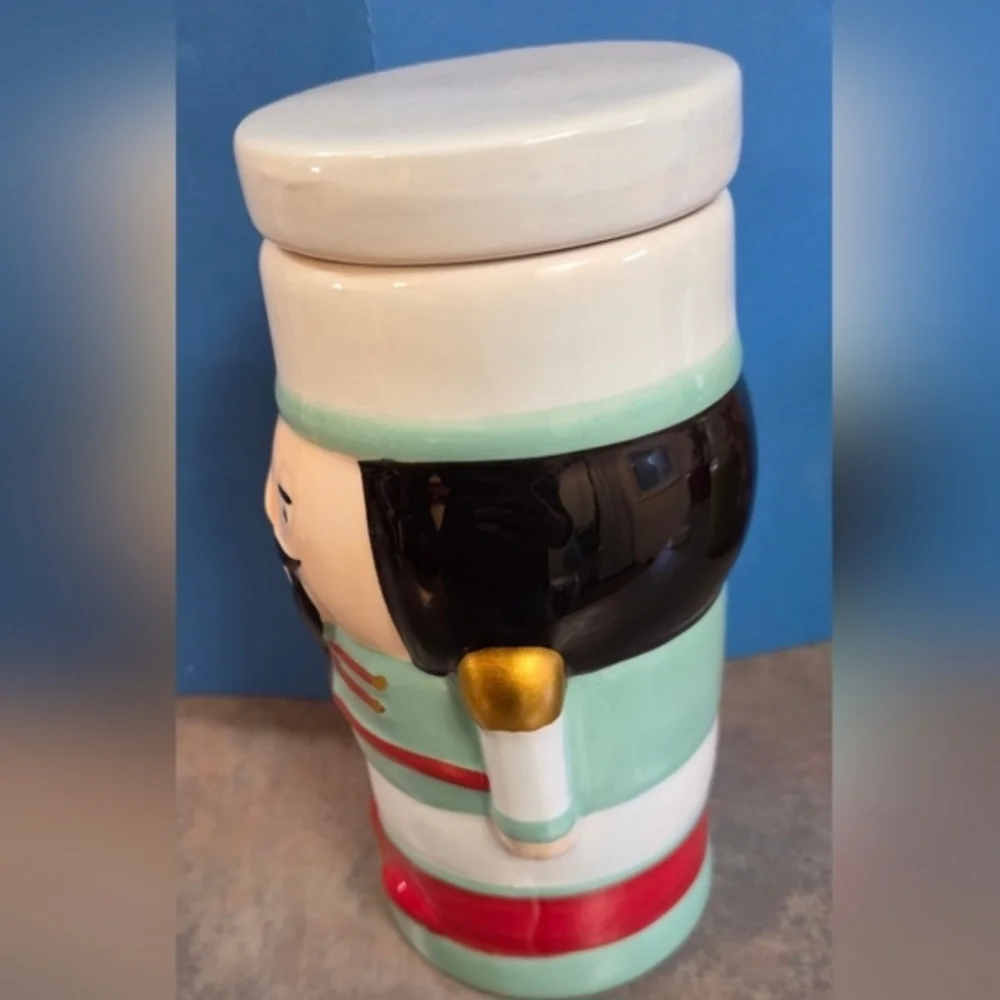 🔺️🆕️🔺️Kirklands Set Of Two, Nutcracker Candles.